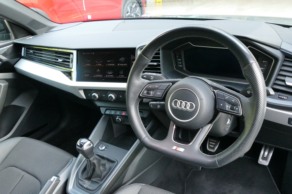 Audi A1 30 Tfsi 110 Black Edition 110 Ps KD23GXX Grey #5
