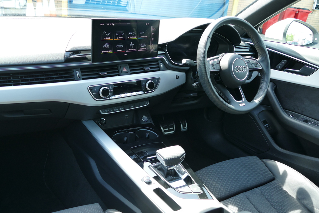 Audi A4 35 Tfsi S Line S Tronic 150 Ps KT72OBP White #2