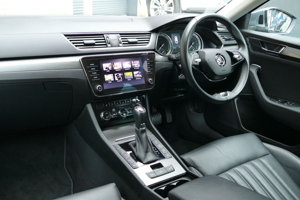 Skoda Superb 1.4 Tsi Iv Se L Dsg 218 Ps Grey #2