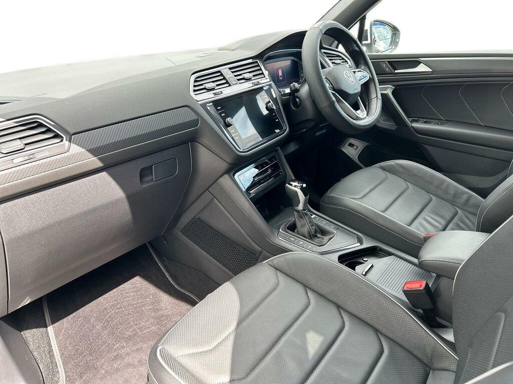 Volkswagen Tiguan 2.0 Tdi R-line Dsg Euro 6 Ss KY74VCM White #3