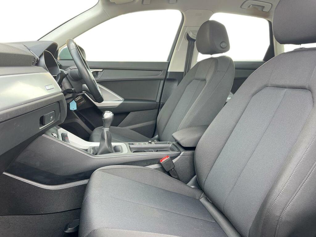 Audi Q3 1.5 Tfsi Cod 35 Technik Euro 6 Ss CU72UDH Silver #3