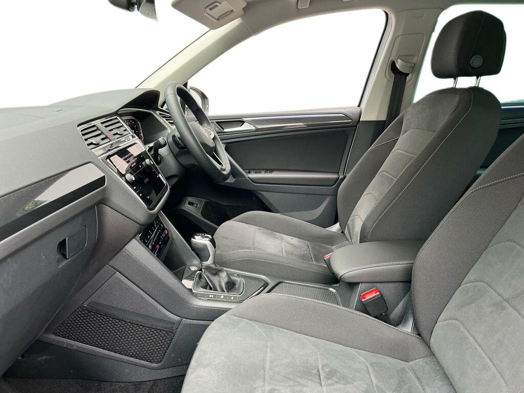 Volkswagen Tiguan 1.5 Tsi Elegance Dsg Euro 6 Ss CP23EAC Silver #3