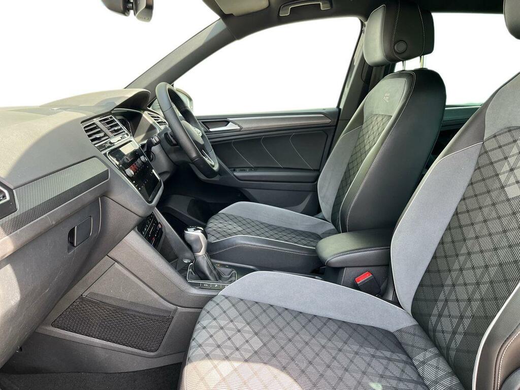 Volkswagen Tiguan 2.0 Tdi R-line Dsg Euro 6 Ss CP22JYR Grey #3