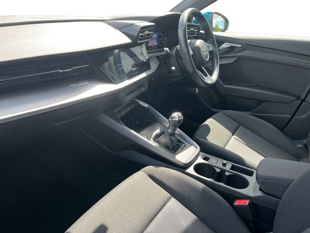 Audi A3 1.5 Tfsi 35 Technik Sportback Euro 6 Ss CU22UFH Blue #3