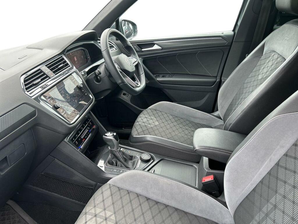 Volkswagen Tiguan 2.0 Tdi R-line Dsg 4Motion Euro 6 Ss CV22NKM Grey #3