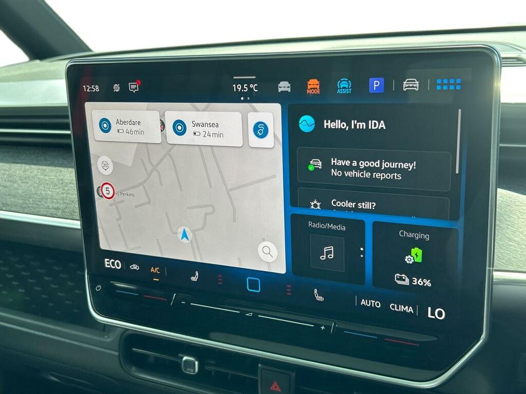 Volkswagen ID.Buzz Pro 86Kwh Gtx 4Motion Lwb, 7Seat CV75UKD Red #6