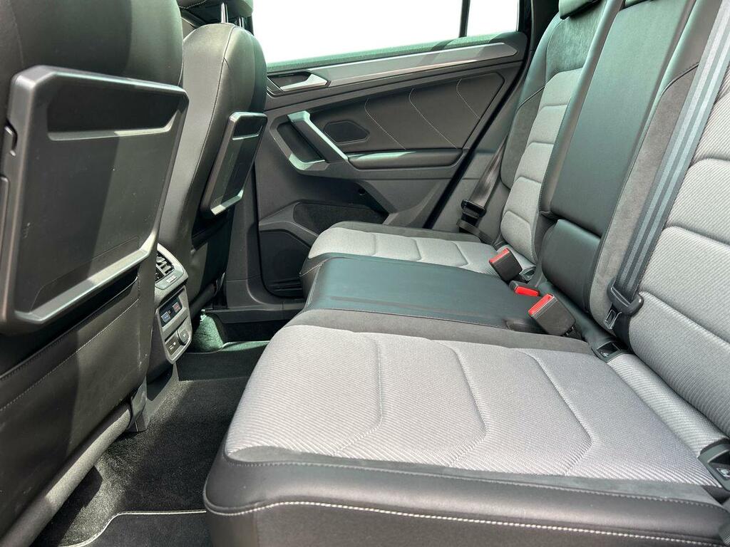 Volkswagen Tiguan 2.0 Tdi R-line Tech 4Motion Euro 6 Ss CV20FHR White #4