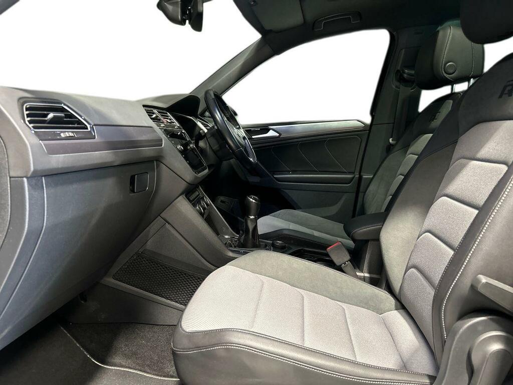Volkswagen Tiguan 2.0 Tdi R-line Tech 4Motion Euro 6 Ss CV20FHR White #3