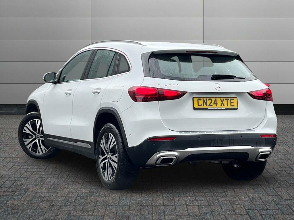 Mercedes-Benz GLA Class 1.3 Gla200h Mhev Sport Executive 7G-dct Euro 6 CN24XTE White #2