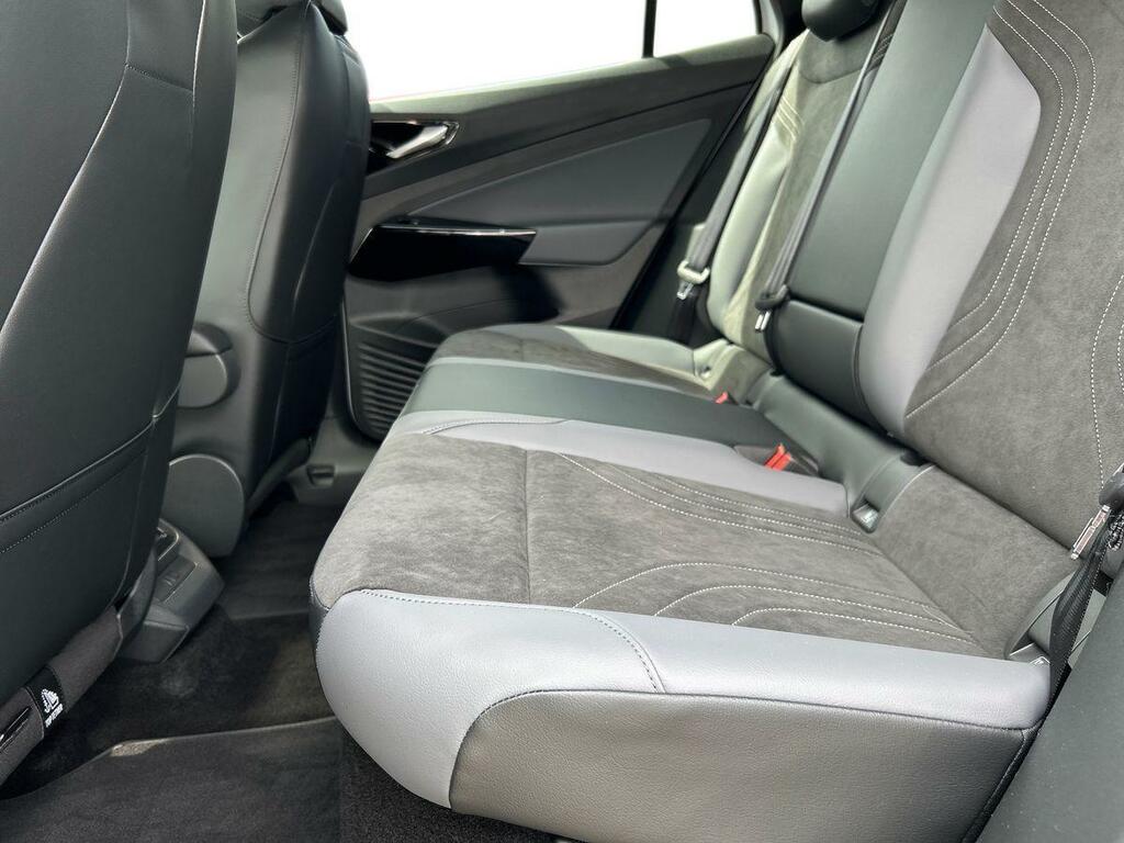 Volkswagen ID.4 Pro 77Kwh Match CV26YAD White #4