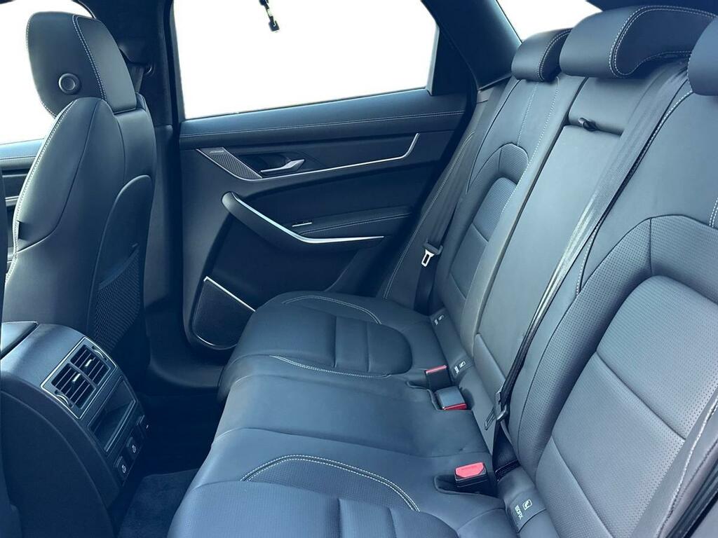 Jaguar F-Pace 3.0 D300 Mhev R-dynamic Hse Black 90Th Anniversary Red #4