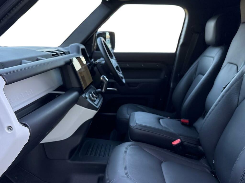 Land Rover Defender 3.0 D250 Hard Top X-dynamic Se  #3