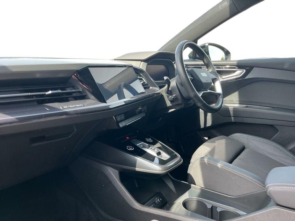 Audi Q4 E Tron 40 S Line Suv 82Kwh 204 Ps LM23VAU Black #3