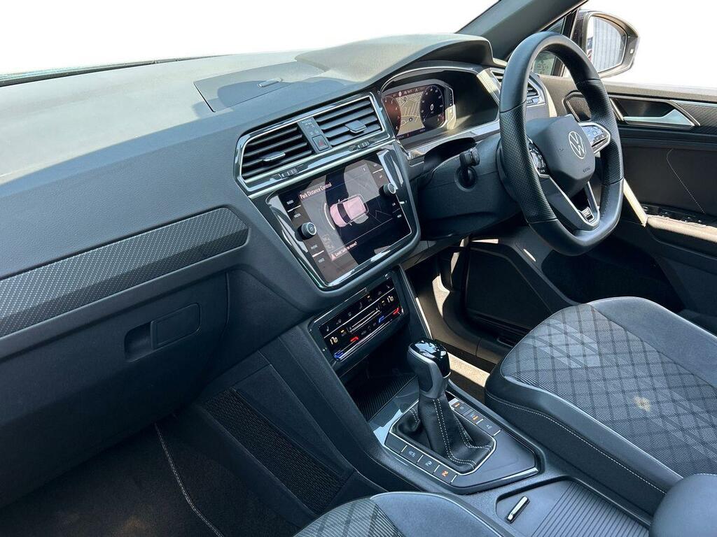 Volkswagen Tiguan 1.5 Tsi R-line Dsg Euro 6 Ss CA23YRZ Black #3