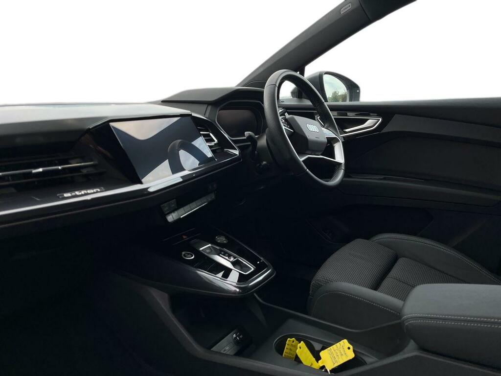 Audi Q4 E Tron 40 S Line Suv 82Kwh 204 Ps LL23VYK Grey #3