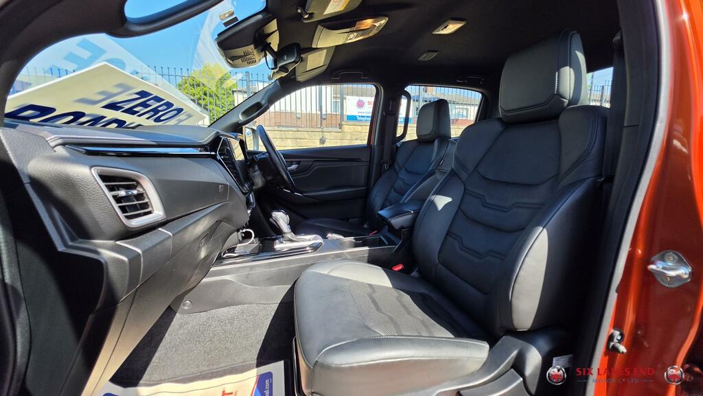 Isuzu D-Max 1.9 Td V-cross Pickup Double Cab 4 PJ24BWX Orange #5