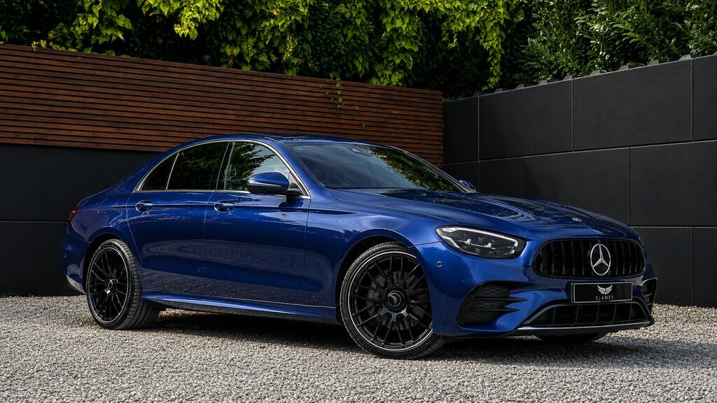 Mercedes-Benz E Class 2023 2.0 E220dh Mhev Amg Line Premium Saloon KW72FNR Blue #4