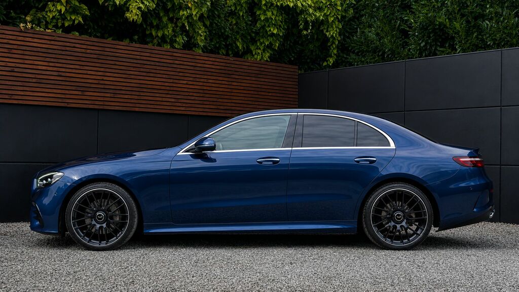 Mercedes-Benz E Class 2023 2.0 E220dh Mhev Amg Line Premium Saloon KW72FNR Blue #5