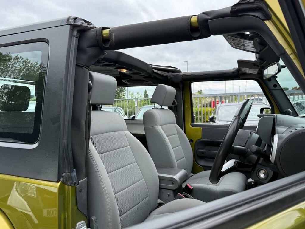 Jeep Wrangler 2.8 Crd Sahara Soft Top 4X4 Black #15