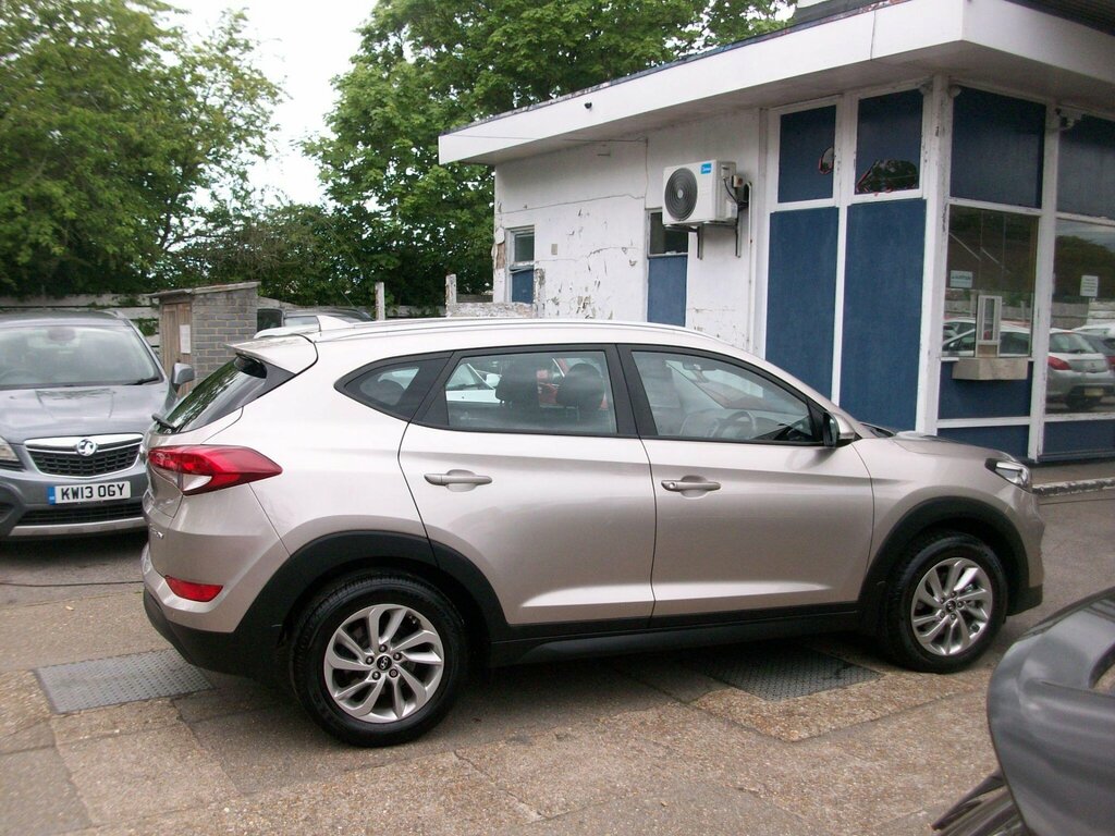 Hyundai Tucson 1.7 Crdi Blue Drive Se Nav Euro 6 Ss WK16PHN Beige #6