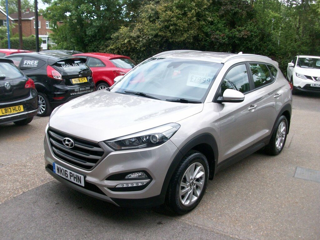 Hyundai Tucson 1.7 Crdi Blue Drive Se Nav Euro 6 Ss Beige