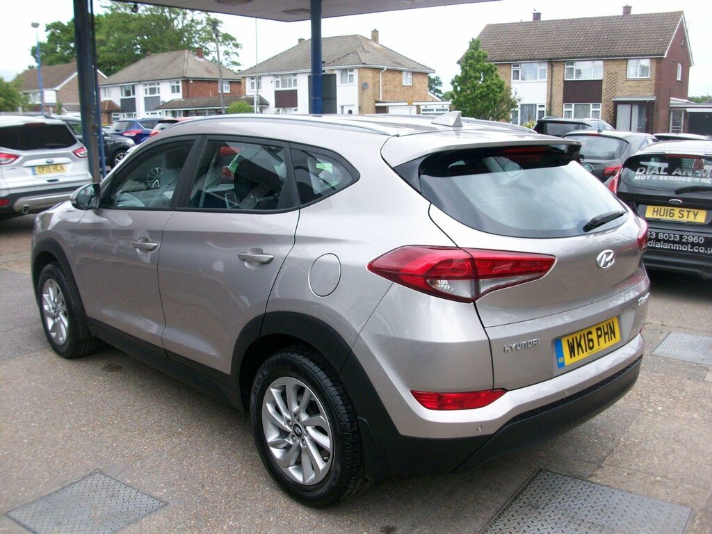 Hyundai Tucson 1.7 Crdi Blue Drive Se Nav Euro 6 Ss WK16PHN Beige #3