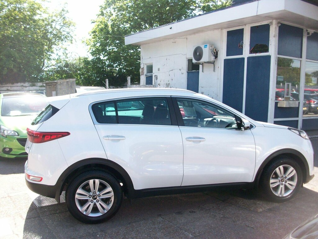 Kia Sportage 1.7 Crdi 2 Euro 6 Ss KY17LTC White #6