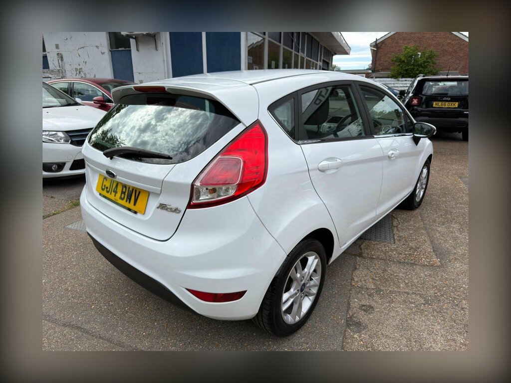 Ford Fiesta 1.25 Zetec Euro 5 GJ14BWV White #5