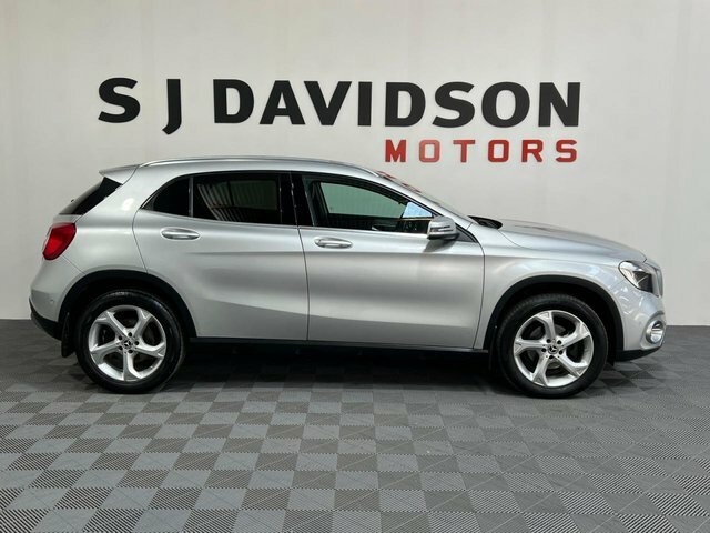 Mercedes-Benz GLA Class 2018 2.1 Gla200d Sport Executive Suv CSZ1132 Silver #3