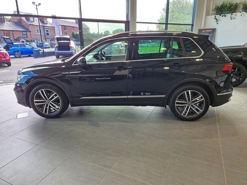 Volkswagen Tiguan Tsi Elegance WP70OEA Black #2