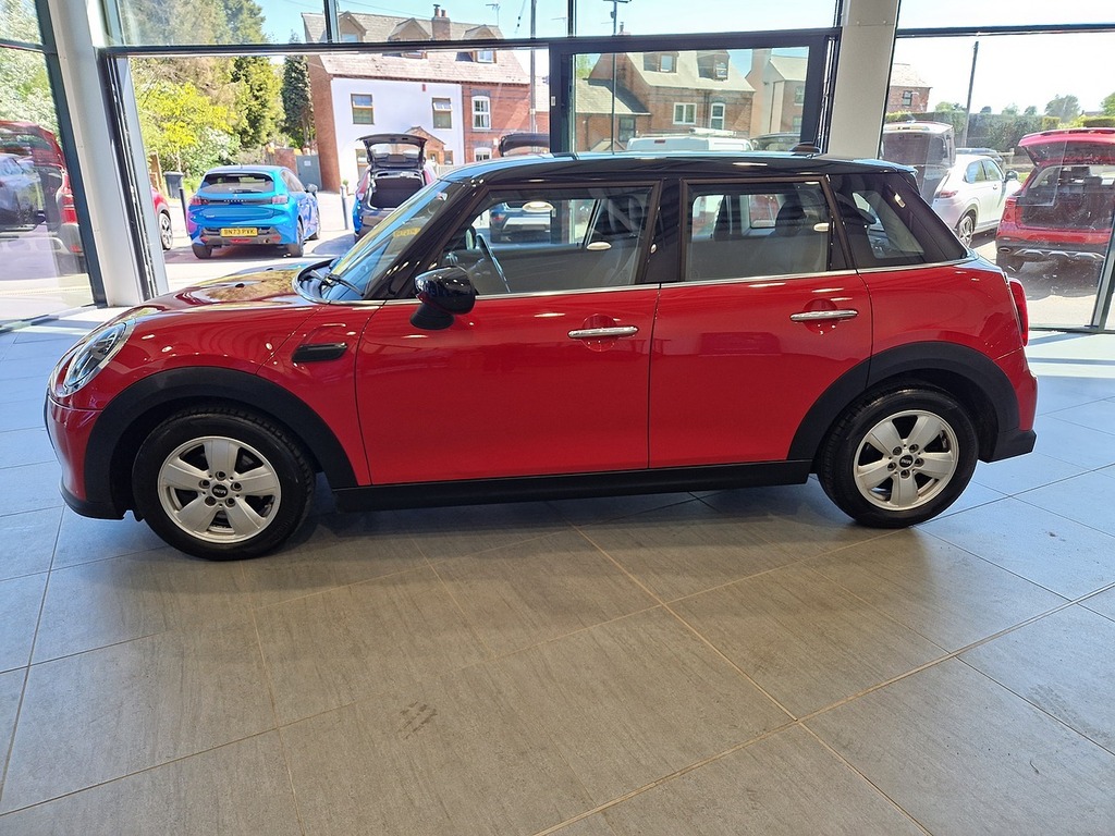 Mini Hatch Cooper Classic CP21BWO Red #2