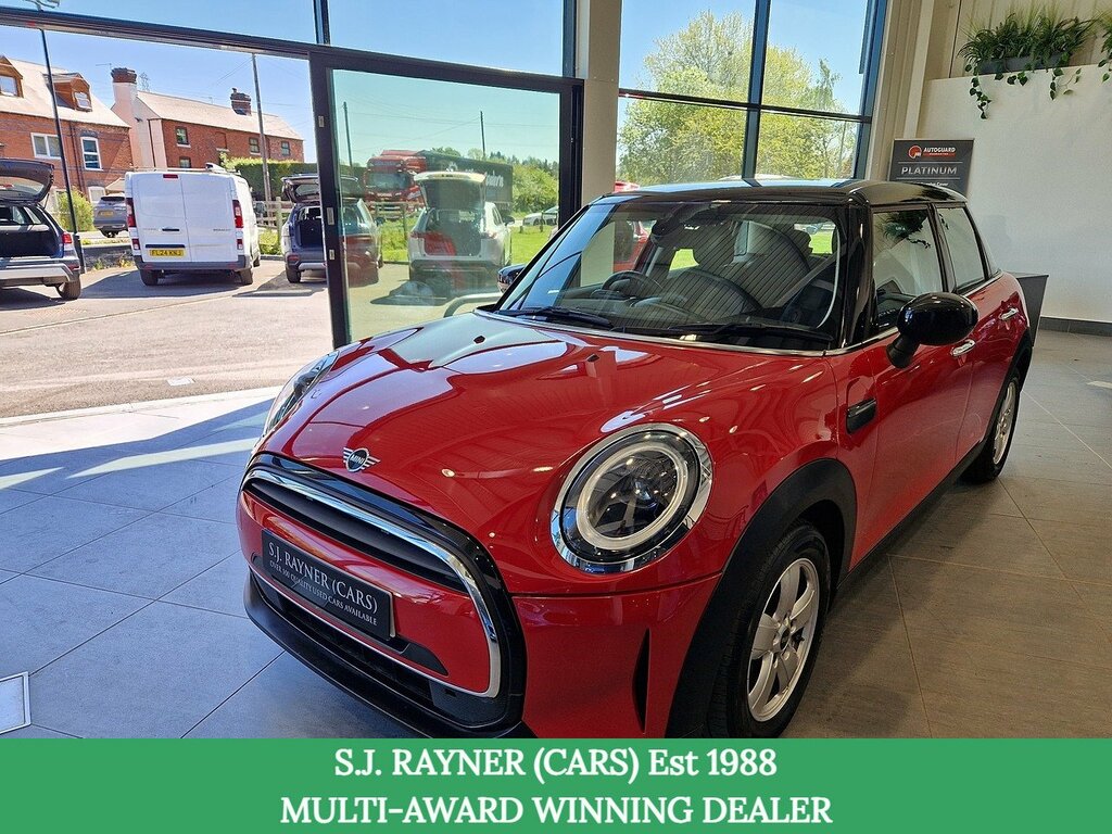 Mini Hatch Cooper Classic Red