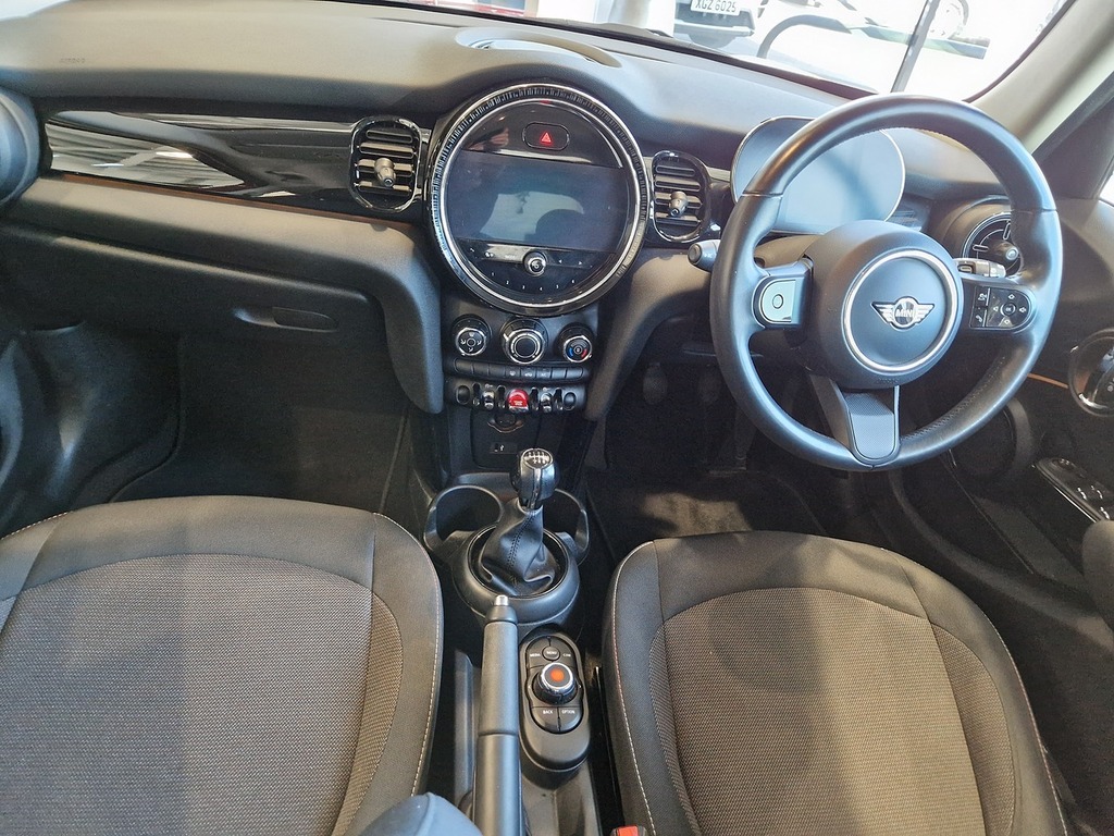 Mini Hatch Cooper Classic CP21BWO Red #4