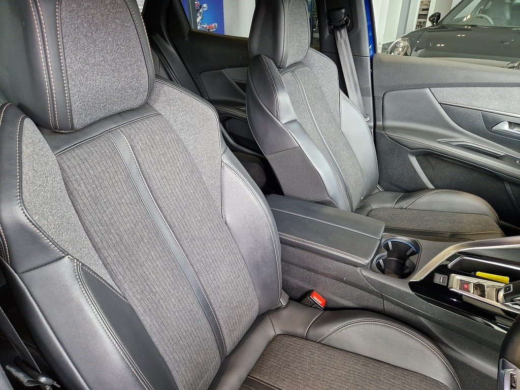 Peugeot 3008 Bluehdi Gt Line Premium YE69UBB Blue #6