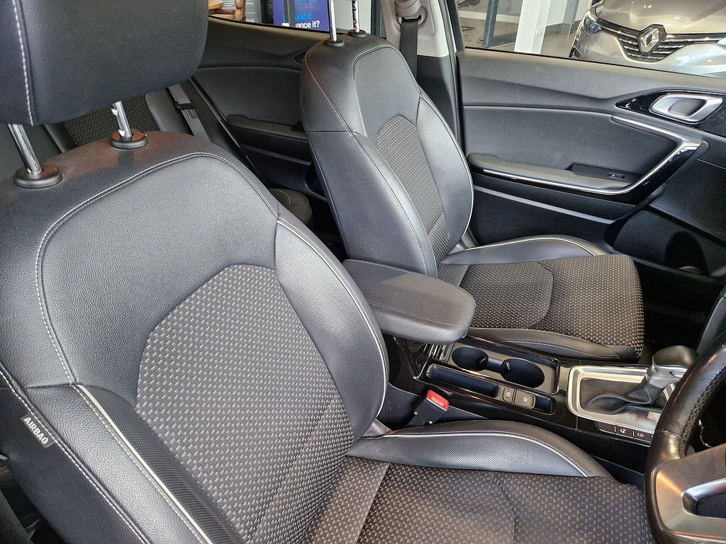 Kia Xceed T-gdi 3 GL69GVO White #4