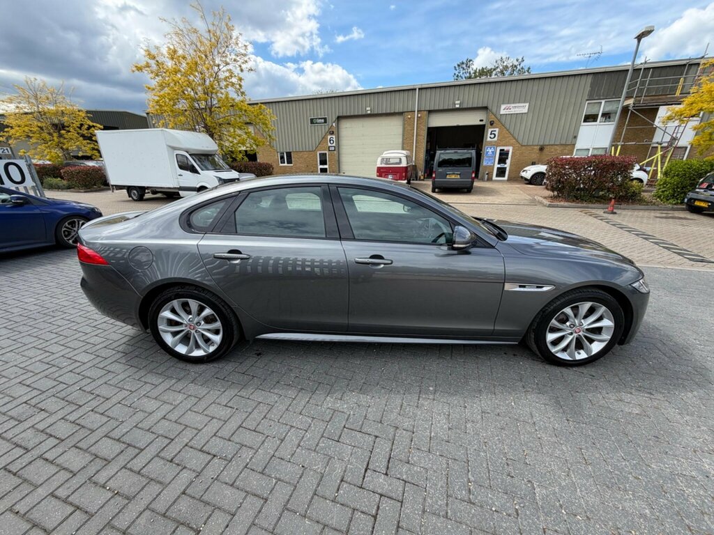 Jaguar XF 2.0D R-sport Awd Euro 6 Ss OY67VRL Grey #2