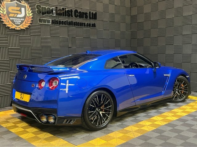 Nissan GT-R Coupe Blue #5