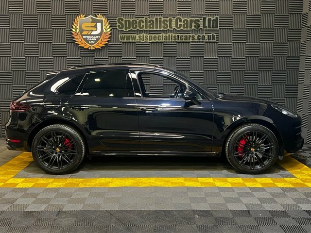 Porsche Macan Suv MV18TZK Black #2