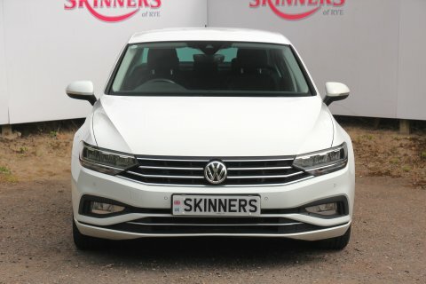 Volkswagen Passat 2.0 Tdi Se-l GJ70RCF White #2