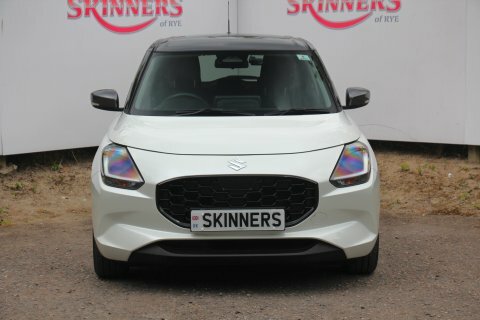 Suzuki Swift Ultra White #2