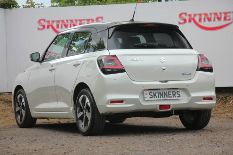 Suzuki Swift Ultra White #4