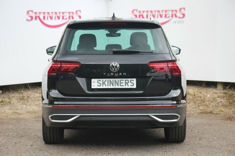 Volkswagen Tiguan Elegance Tsi Dsg HV72UCS Black #5
