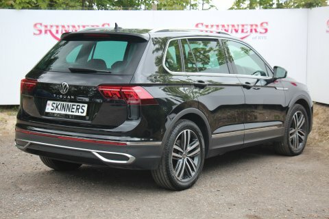 Volkswagen Tiguan Elegance Tsi Dsg HV72UCS Black #6