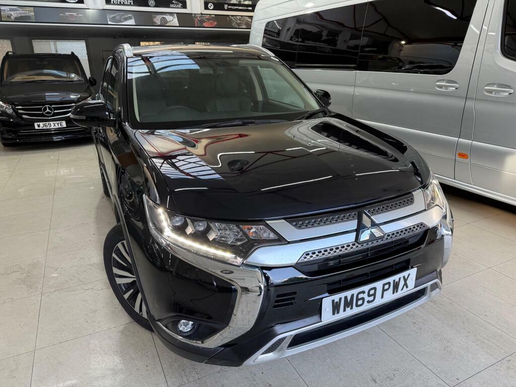Mitsubishi Outlander 2.0 Mivec Exceed Cvt 4Wd Euro 6 S S Black