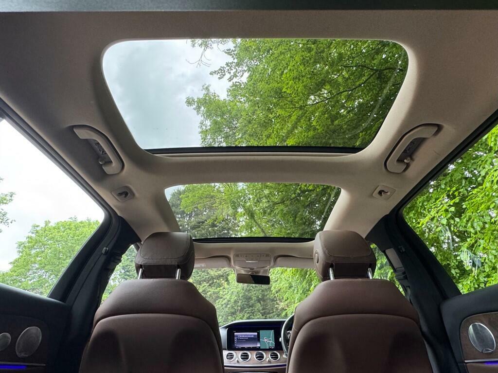 Mercedes-Benz E Class Se Blue #4