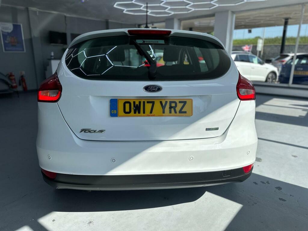 Ford Focus Hatchback 1.0T Ecoboost Titanium Euro 6 Ss OW17YRZ White #6
