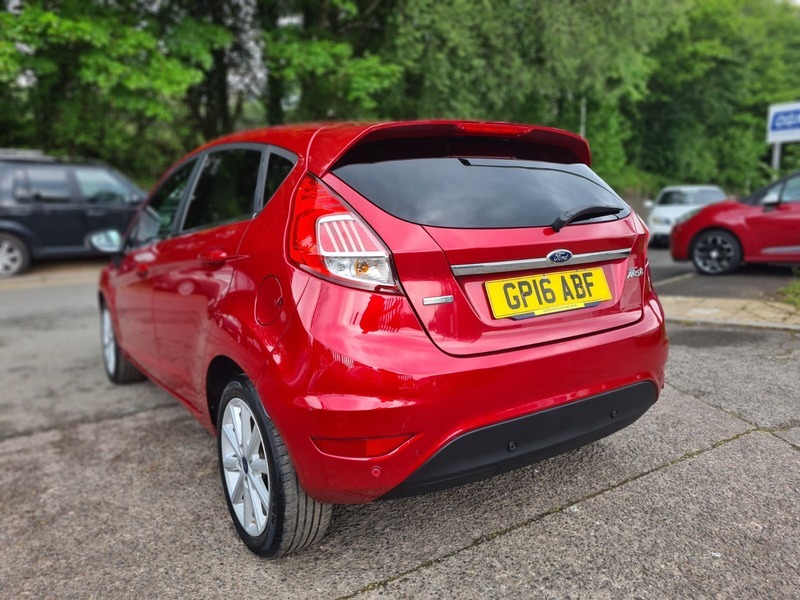 Ford Fiesta Titanium Red #6