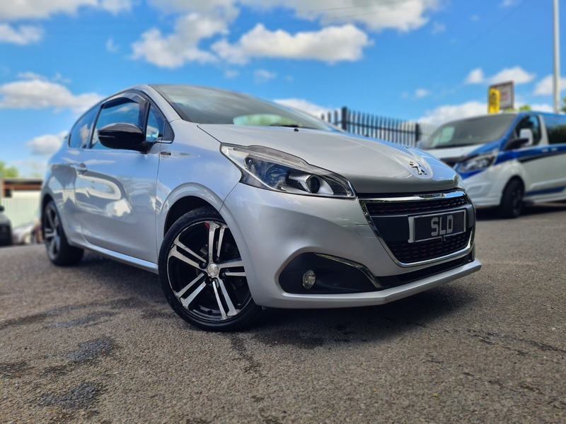 Peugeot 208 Blue Hdi Gt Line Silver #3