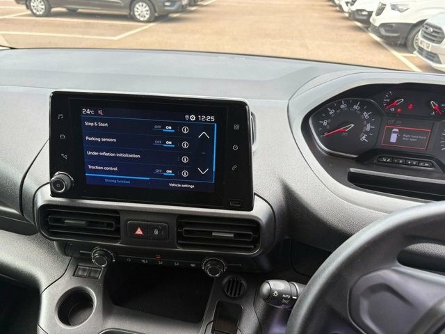 Peugeot Partner Professional Premium L1 1.5 FT72OCV Black #4