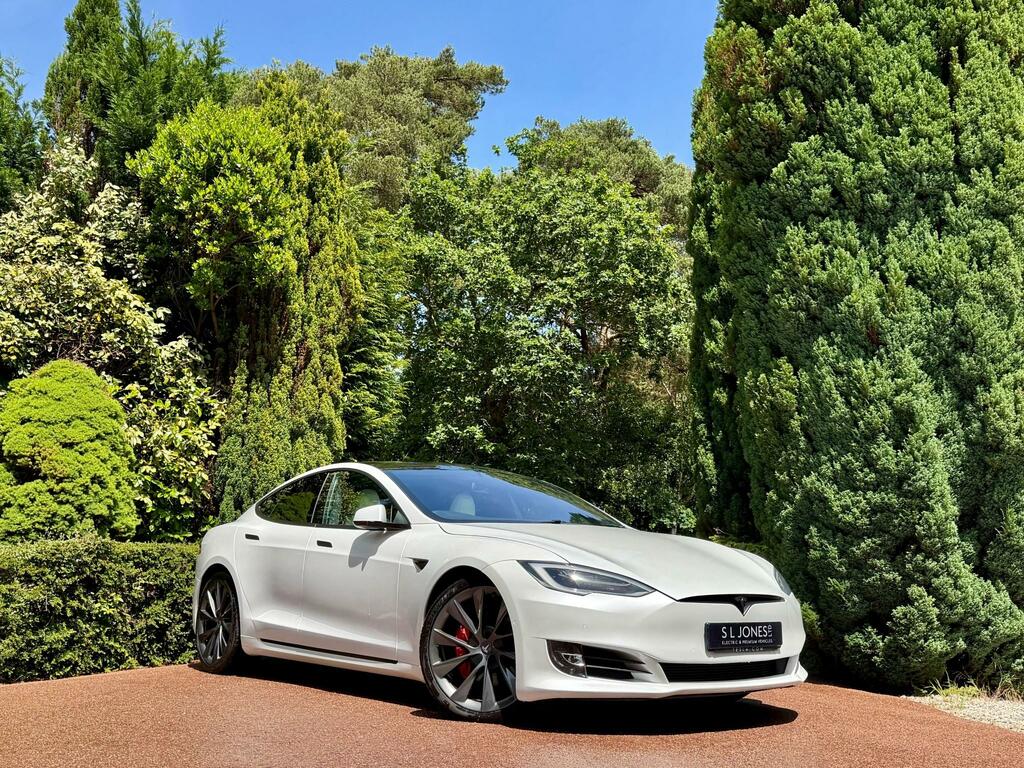 Tesla Model S Performance Ludicrous Plus Adaptive Air White